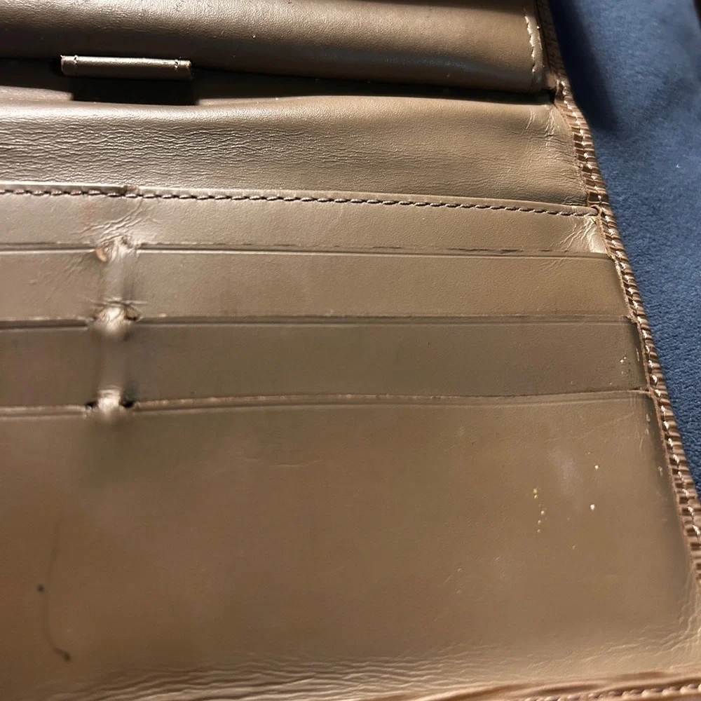 162. Louis Vuitton tan Epi trifold wallet (project) - Picture 15 of 16